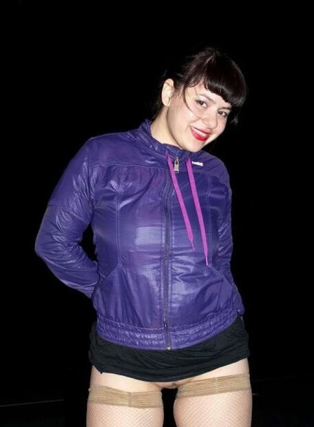 Симпатичная девушка ищет девушку для интима Симпатичная девушка ищет девушку для интима