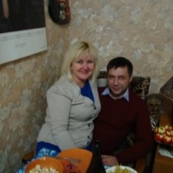 Семейная пара ищет девушку для интимных встреч в Москве