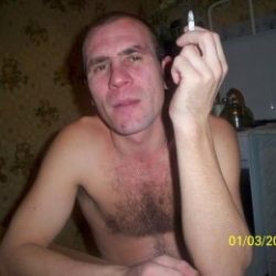Молодой парень ищет опытную девушку для разового или регулярного секса в Москве