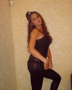 Жгучая, сладкая, страстная девочка, ищет парня в Москве, хочу страстного секса!